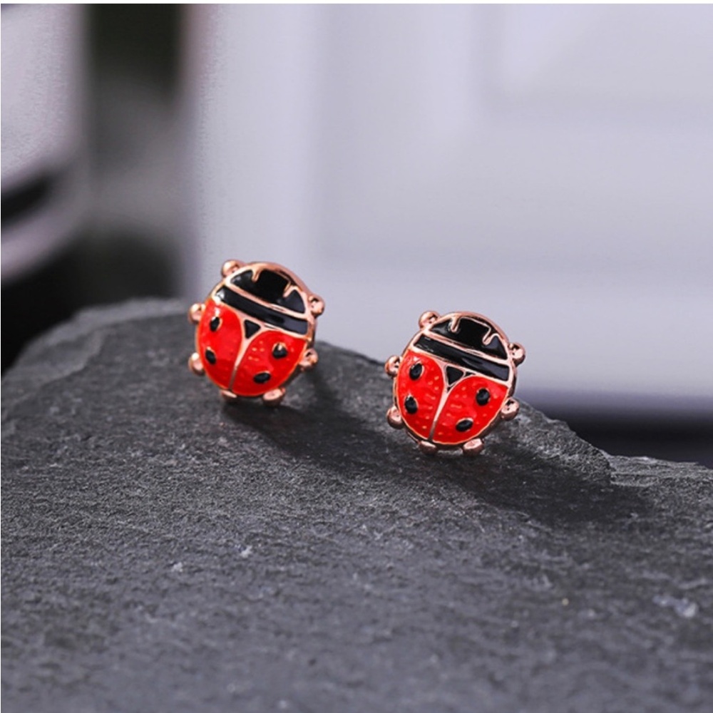 β¨HPβ¨ Cute Ladybug Dainty Minimalist Stud Post Earrings - Picture 4 of 7